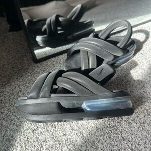 Nike Air Max Isla Platform Black Woman Sandals